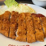 源来軒 - とんかつ定食 1300円。