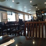 中華酒房 龍晶餃子 - 店舗内。