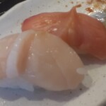 廻鮮寿司 塩釜港 - ほたて、赤貝