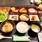おりはし旅館 - 左が出来たての豆乳湯葉豆腐