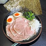 横浜家系ラーメン なるは家 - 