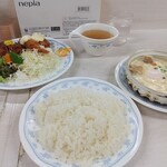 キッチン岡田 - ご飯が運ばれてきた後の日替わり定食