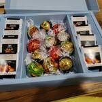 Lindt Chocolat Boutique & Cafe Karuizawa Purinsushoppingupurazaten - アソート
