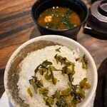 勝烈亭 - ご飯にも高菜漬けを