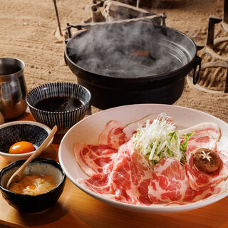 Exquisite black pork shabu shabu made with soup stock warmed over charcoal