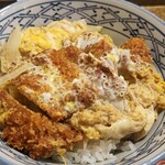 めん房 つるつる - ソース味の卵とじカツ丼