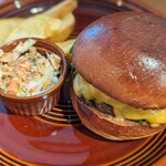 SUNLIT BURGER - 