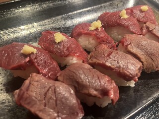h Sakura Baru - 馬肉の肉寿司