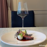 プチレストラン ブーケ・ド・フランス - Château Liversan Haut-Médocと津軽鴨の雌の真空鴨を使ったロティ