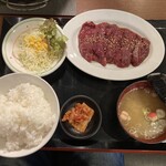 味覚園 - 大盛り国産牛サガリランチ（ご飯大盛り）