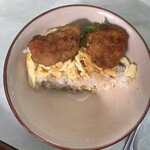 大衆食堂ちとせ - 鶏照焼丼断層(真上)