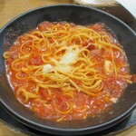 カフェ ド ゴマルゴ - ベーコンのトマトパスタ