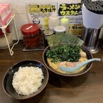 横浜家系ラーメン 中野家 - ラーメン＋ほうれん草と無料のライス('23/10/19)