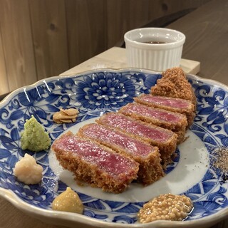 手軽につまめるお料理からメインディッシュまで多彩にご用意