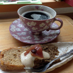 とんがり山のてっぺんDE! - ケーキとコーヒー