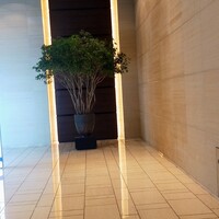 モダンフレンチ 「コラージュ」 コンラッド東京 - エレベーターへ