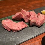 Ko Shitsu Yakiniku Kou Begyuukambee - 