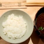 tonkatsu.jp - ご飯も赤だしのお味噌汁もお漬け物もおいしかった♪