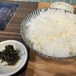 酒処たく庵 - ご飯と葉唐辛子