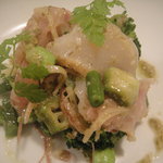 ビストロ ラ・ターシュ・ド・ルージュ - イサキと緑野菜のメリメロ