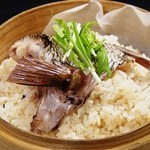 Ginnosuke - ［鳴門鯛］　これも徳島特産の１つ鳴門の渦潮で育まれた鯛をセイロ飯でどうぞ