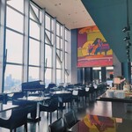 ニューヨーク・グリル - 右手がブッフェ台