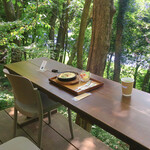 京屋茶舗 - 崖の上の特等席をゲット♪｡