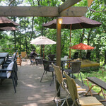 京屋茶舗 - またテラス席の下段には・・