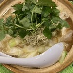 だれやめや - みやざき地頭鶏と山芋の湯豆腐