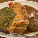 若草カレー本舗 - あいがけカレー（煮込みハンバーグ、カツカレー）