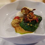 ルイーズ - ずわい蟹を野菜で包んだやつ！　カリフラワーのムースにソース達のマリアージュで素敵すぎた