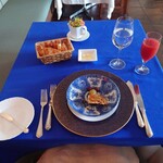 ル・トア・ド・パリ - ◯ブラッドオレンジ
            100％のジュースで
            爽やかな苦みと酸味、ほんのり甘味が美味しい味わい
            
            ▷前菜
            ◯ブルガリア産フレッシュフォアグラの
            ブラックペッパー、はちみつソース掛け