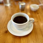 Cream Pot - ハワイでコーヒーと言えば、コナですよね。
            まろやかで優しい酸味、そしてフルーティ。
            飲み終えたら、普通のレギュラーコーヒーをおかわりでいただけます。