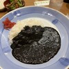 ブラック
