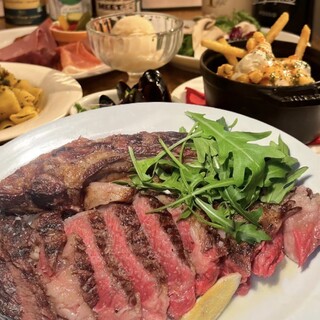 We offer a variety of meat Italian Cuisine courses with excellent cost performance! Of course all you can drink