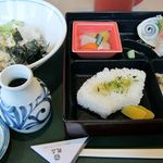 ごまそば鶴喜 - 鶴喜弁当　880円