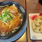 南京 - 料理写真:半チャン・ラーメンセット￥950