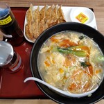 Hachiban Ramen - 酸辣湯麺（サンラータンメン）869円＋餃子コンビ　649円