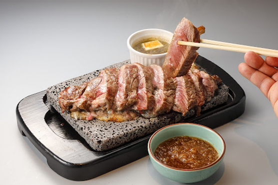 石焼ステーキ贅 山形嶋店 &ndash; 東金井で味わう本格石焼ステーキ