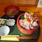 海鮮丼専門店 たろうまる - 本日の海鮮丼(上)1500円