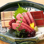 Domestic raw tuna medium tuna sashimi