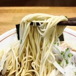 Temmeinashi - 中華そば「煮干し」塩 980円、麺リフトアップ