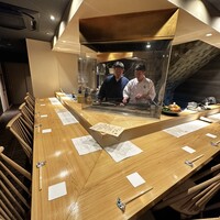 炭火割烹 麻布龍土町 - 内観