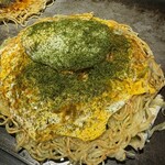 Hiroshima Okonomiyaki Hopukinsu - イカ玉＋目玉焼きトッピング