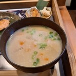 221447255 - 粕汁は、ほぼ酒粕の味わいがするお汁。