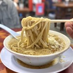 杭州飯店 - ・中華そば(ラーメン) 900円/税込
            ・玉ネギ増 100円/税込