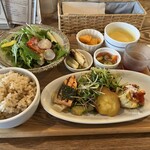 G831 Natural Kitchen & Cafe - 