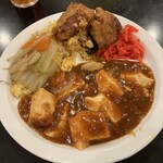 鴻盛園 - セルフでよそった定食のプレート