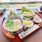 Ritsurin Sansou Udon - 一般店ならではのビジュアル