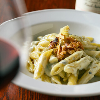大好評のお料理はおつまみからお食事まで幅広くご用意